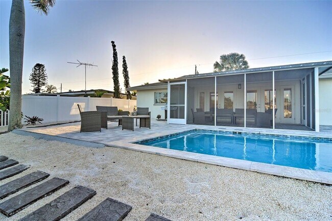 Building Photo - 4107 Coconut Terrace