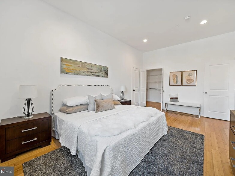 Building Photo - 655 N 16th St