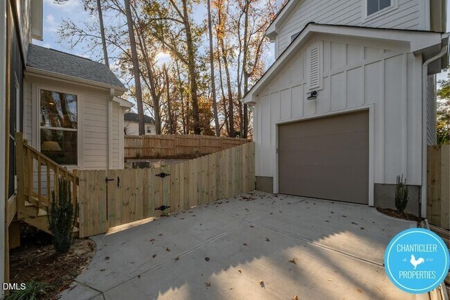 Building Photo - 1407 Sedgefield St