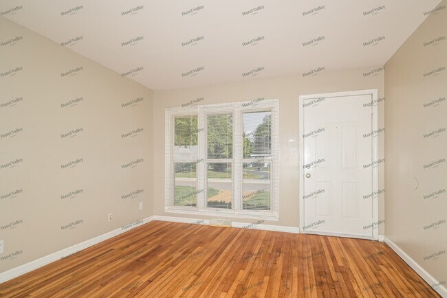 Building Photo - 10425 Renfrew Dr