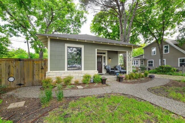 Building Photo - 5202 Grover Ave