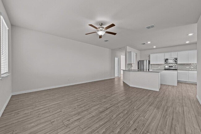 Building Photo - 105 Copper Switch Dr