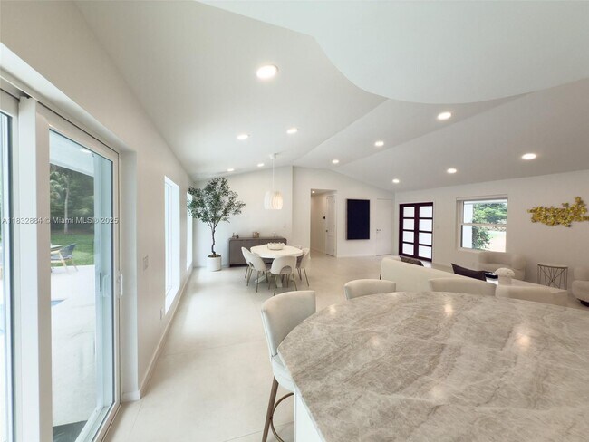 Building Photo - 7895 SW 76th Terrace