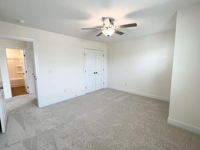 Building Photo - 324 Highview Dr