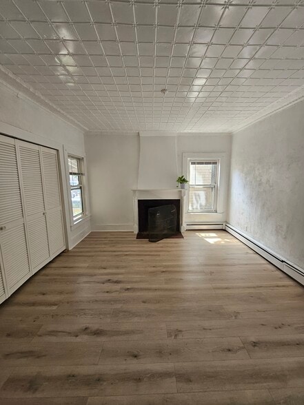 Building Photo - 35 Middle St