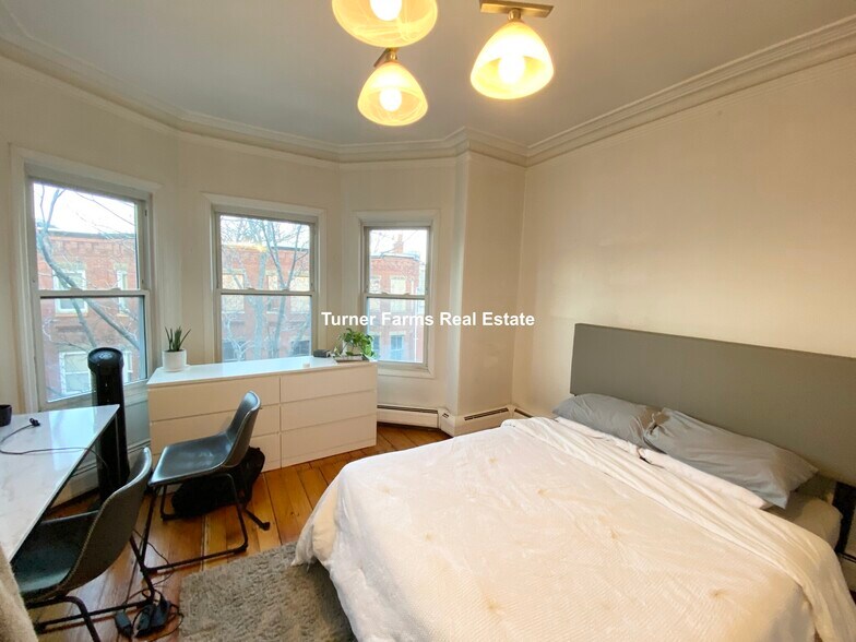 Building Photo - 52 Delle Ave