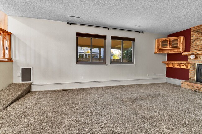 Building Photo - $2,795 - 3 Bed, 2.5 Bath Home in Broomfiel...