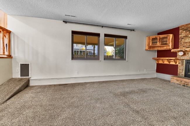 Building Photo - $2,895 - 3 Bed, 2.5 Bath Home in Broomfiel...