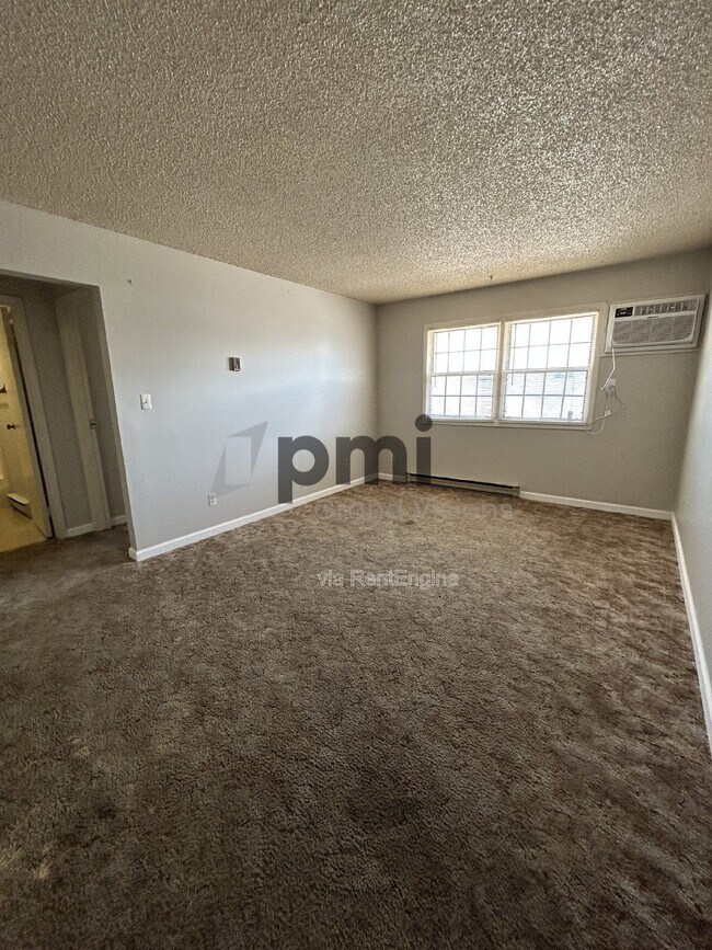 Building Photo - 24 W Buchanan Ave