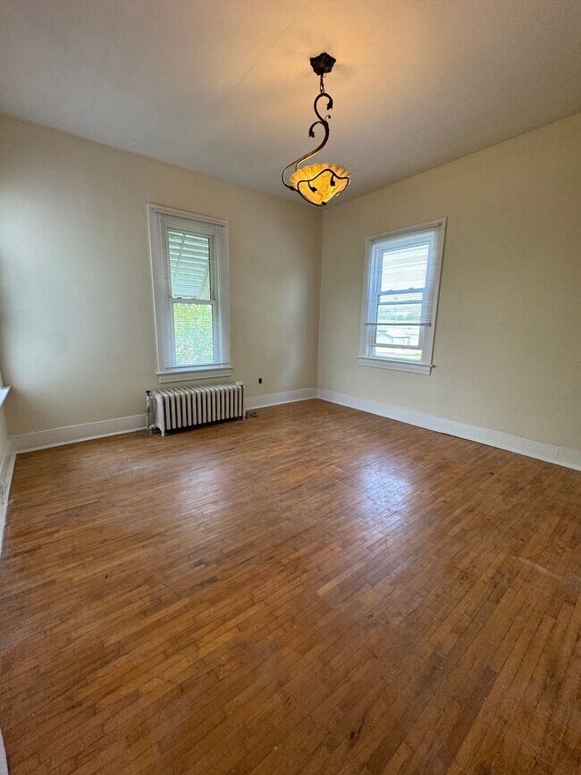 Building Photo - 223 Harrison St.