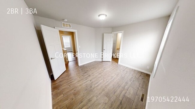 Building Photo - 227 Omnia St