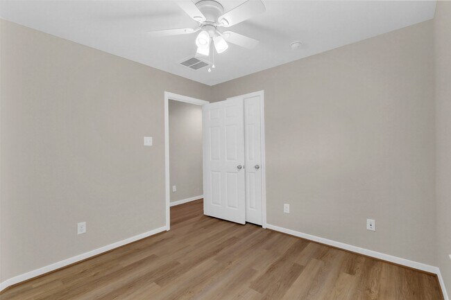 Building Photo - 10143 Rose Willow Ln