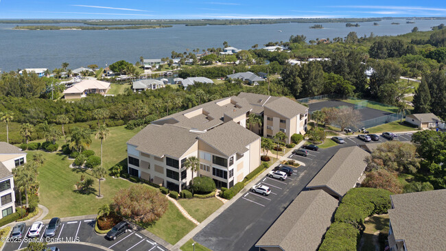 Building Photo - 6165 S Mirror Lake Dr