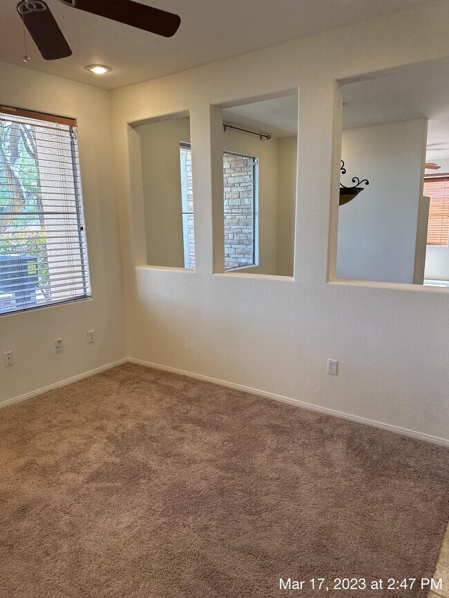 Building Photo - 664 Peachy Canyon Cir