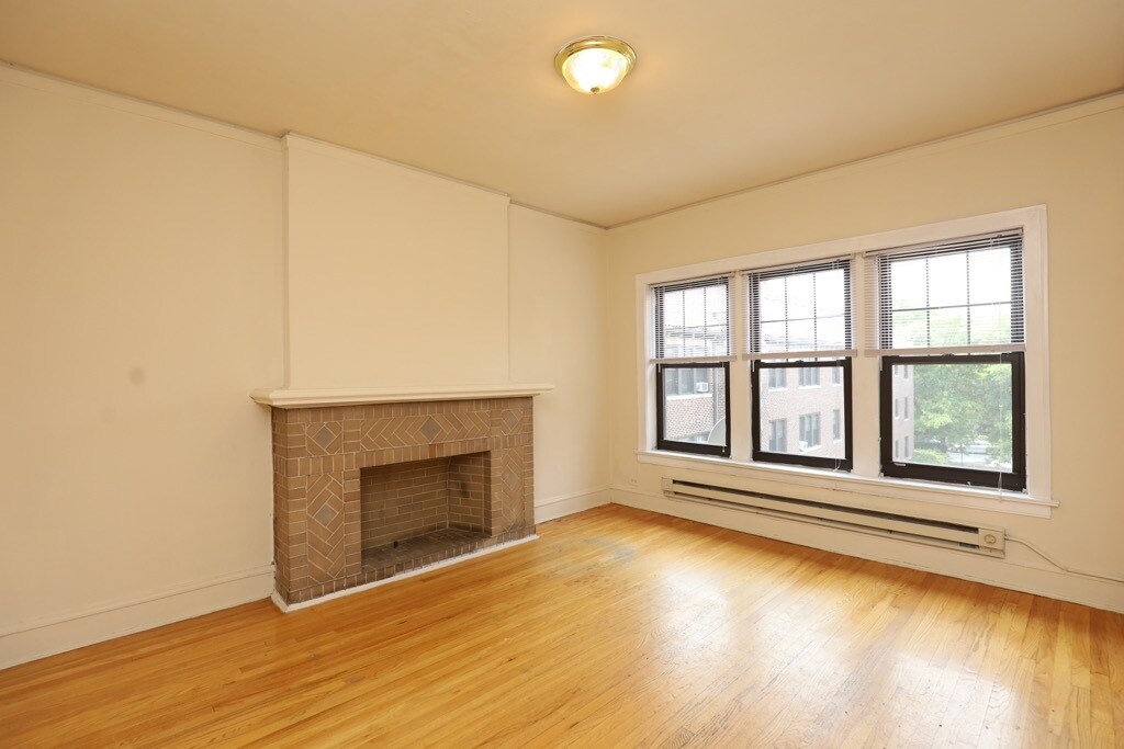 Building Photo - 1238 Oak Ave