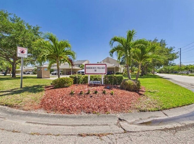 Building Photo - 2450 Pelican Ct