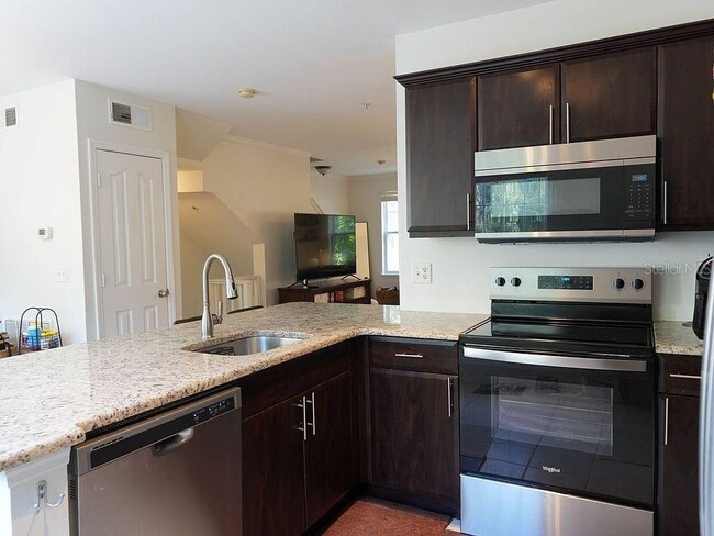 Building Photo - 1004 Waterside Dr
