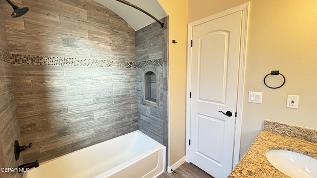 Building Photo - 2148 Honour Point Pl