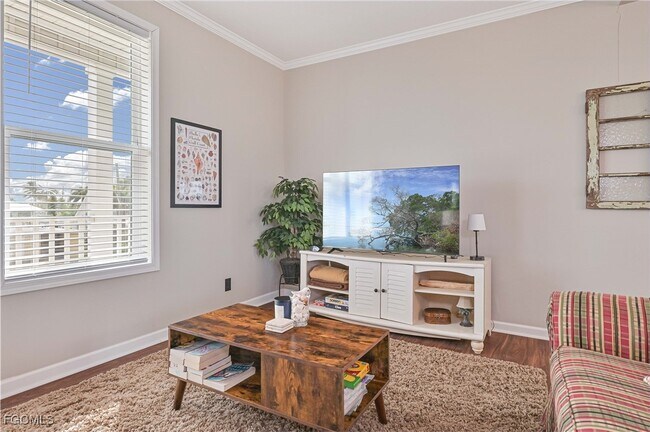 Building Photo - 3524 Fifth Ave