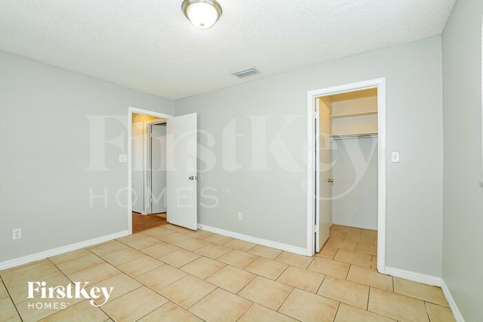 Building Photo - 1836 Columbine Dr