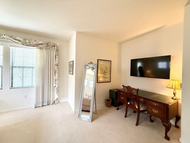 Building Photo - Luxury Fully Furnished Golf Course Condo in Gated Hassayampa!