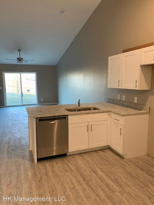 Building Photo - 4 br, 4 bath House - 1051 N 170th Ave