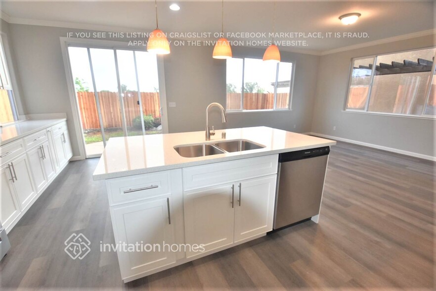 Building Photo - 1120 Villaggio Cir