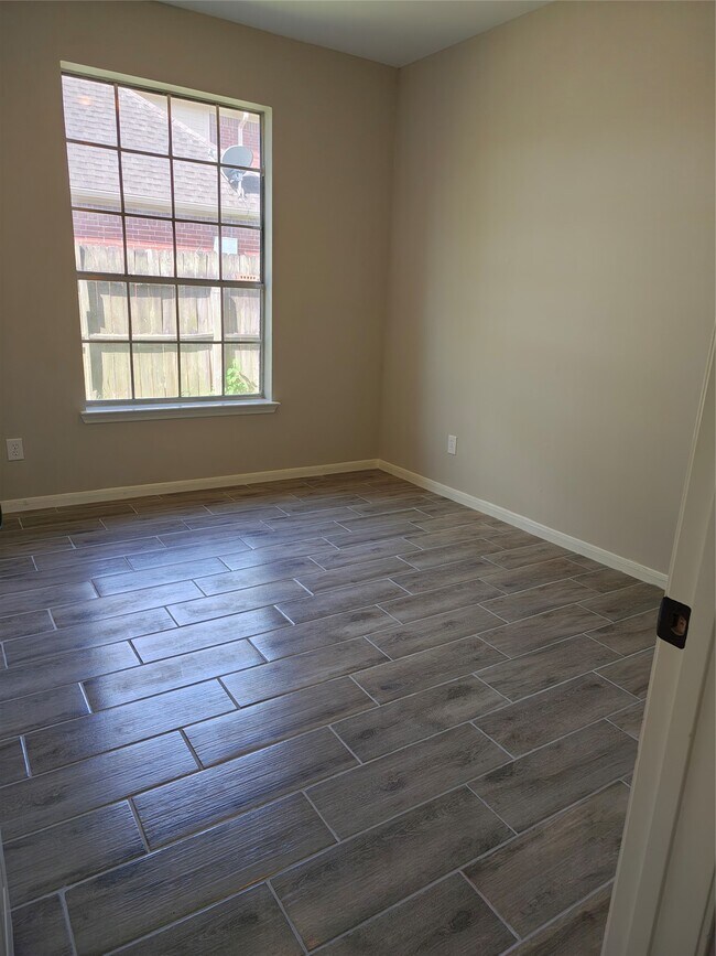 Building Photo - 1301 Blueberry Ln