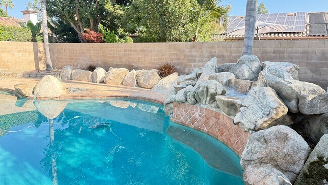 Building Photo - 3 Bedroom, 2 Bathroom Home with Pool locat...