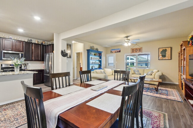 Building Photo - 513 Chelson Hunt