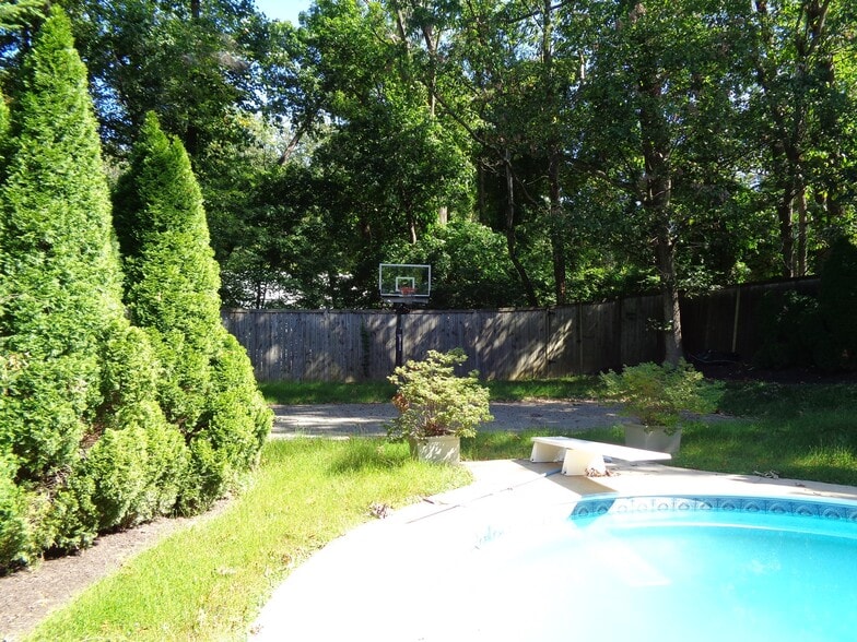 Building Photo - 3800 Bell Rd