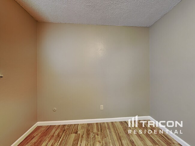 Building Photo - 1734 Floyd Avenue Modesto CA