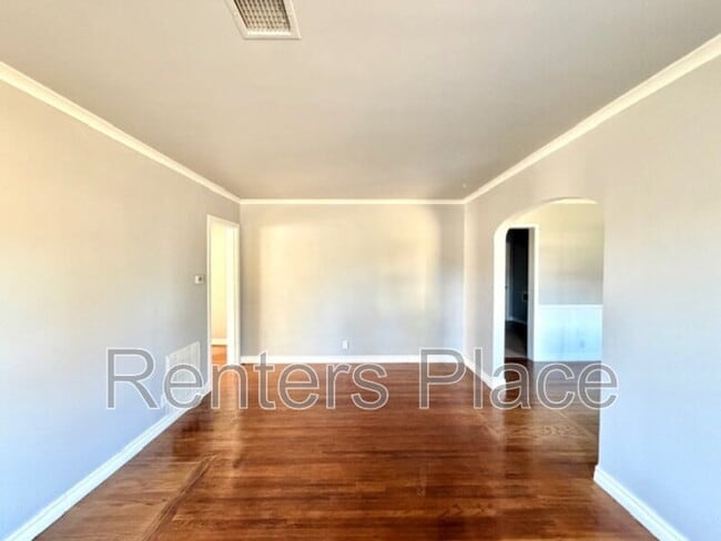 Building Photo - 1328 S Erie Ave