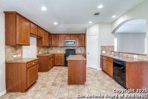 Building Photo - 736 Guna Dr