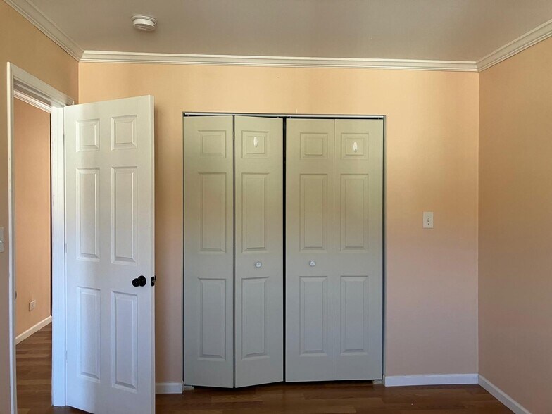 Building Photo - 4067 Bonhill Dr