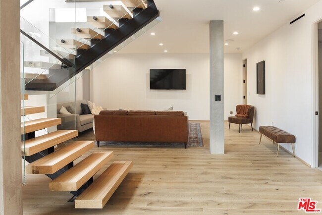 Building Photo - 3755 Camino de la Cumbre