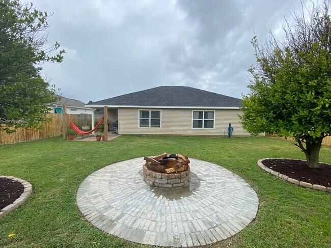 Building Photo - 6486 Surfside Cove