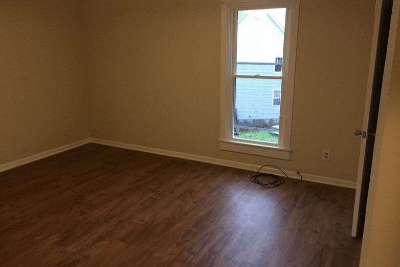 Building Photo - 3209 Parkview Ave