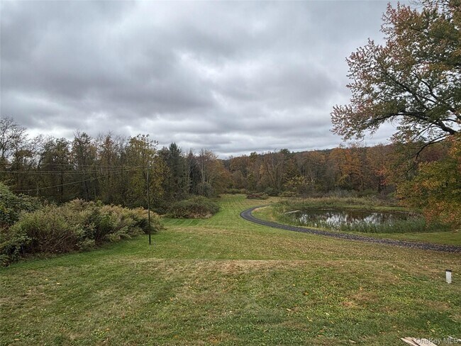 Building Photo - 75 Verbank Rd