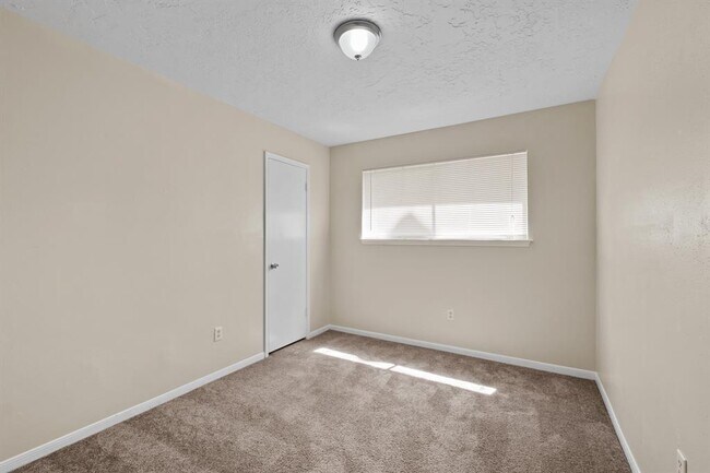 Building Photo - 10534 Huntington View Dr