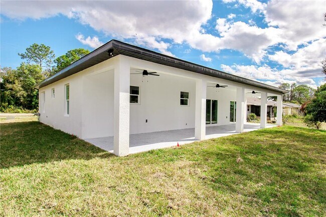 Building Photo - 769 Memorial Dr