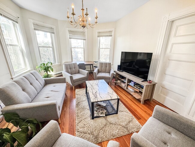 Primary Photo - 52 Fayette St