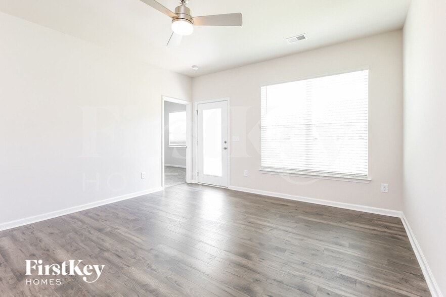 Building Photo - 617 Goldburn Wy