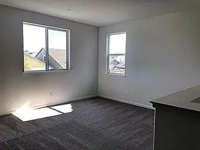 Building Photo - 4439 Flannelbush Dr