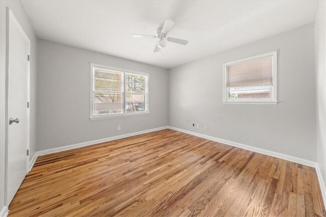 Building Photo - 190 Opal Dr
