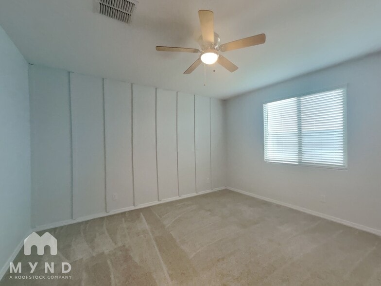 Building Photo - 815 N 109th Dr