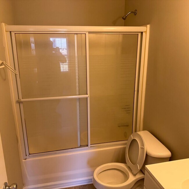 Building Photo - 1551 Ridgemont Dr