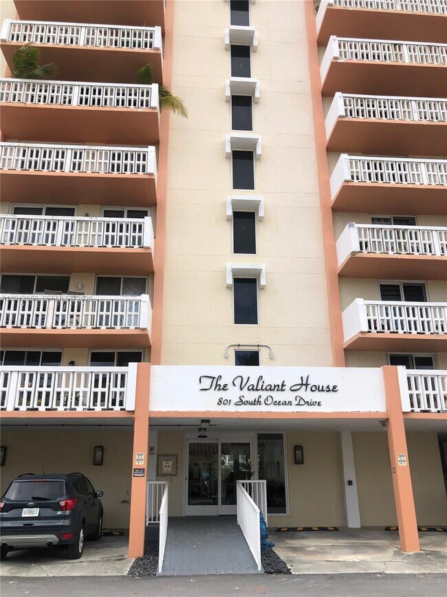 Building Photo - 801 S Ocean Dr