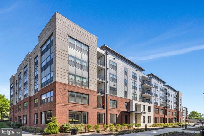 Building Photo - 102 St Ives Pl
