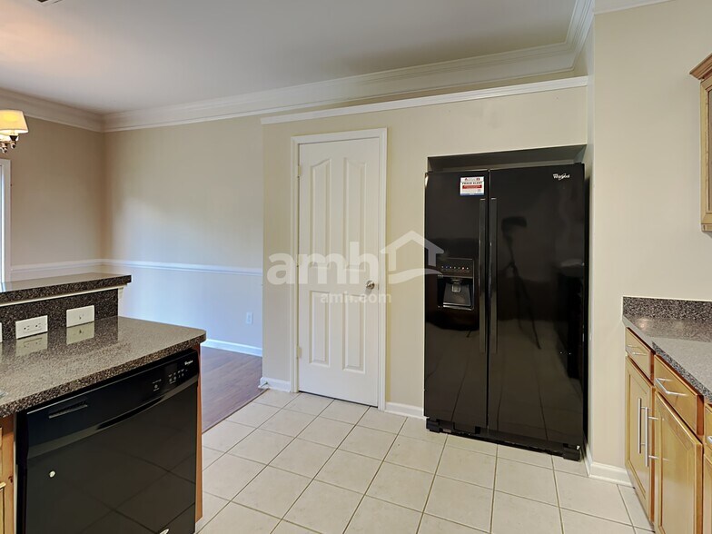 Building Photo - 2411 Cairns Mill Ct